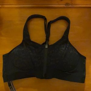 Knockout Maximum Support Front-Close Sport Bra.